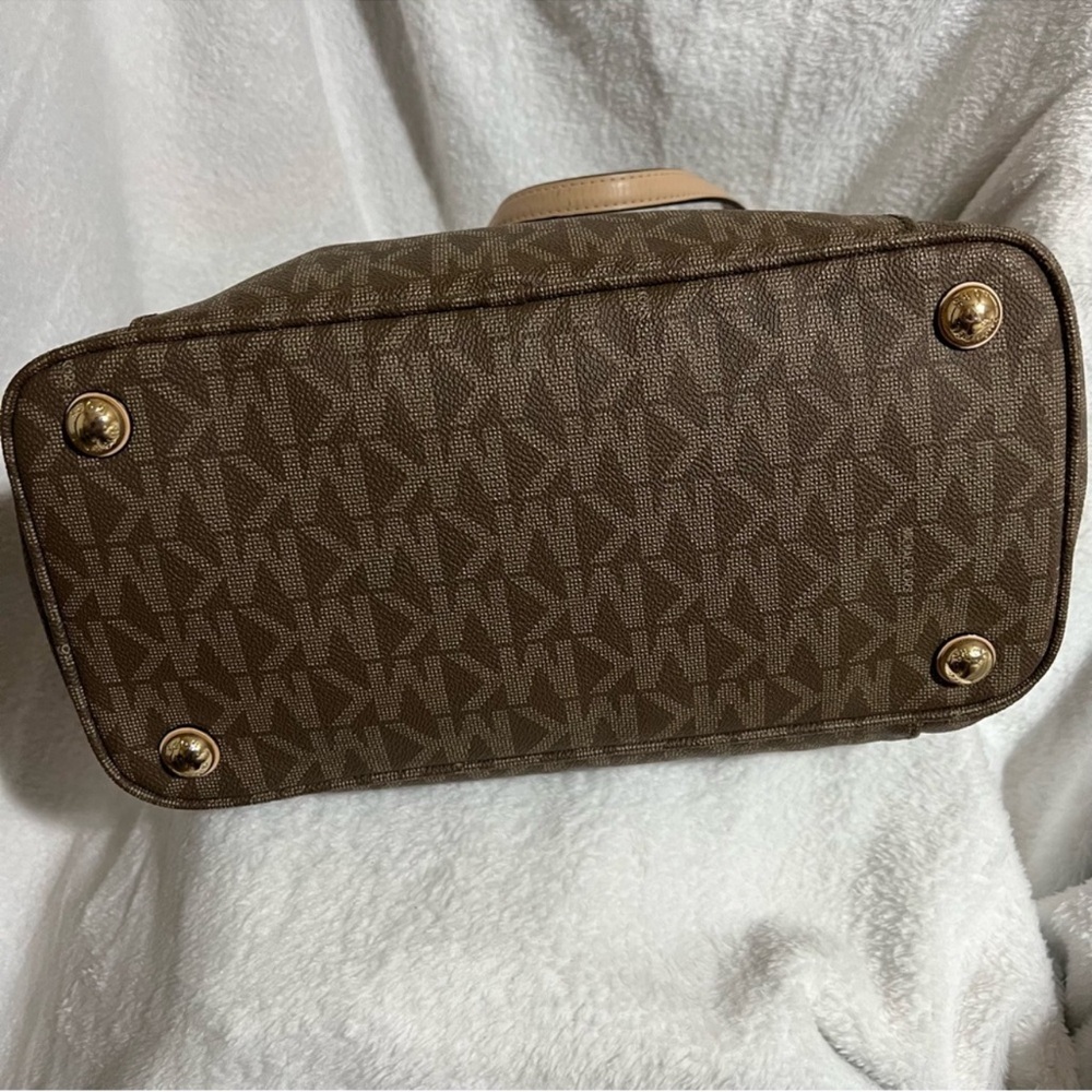 Michael Kors Jet Set Logo Tote Mocha - Picture 14 of 16